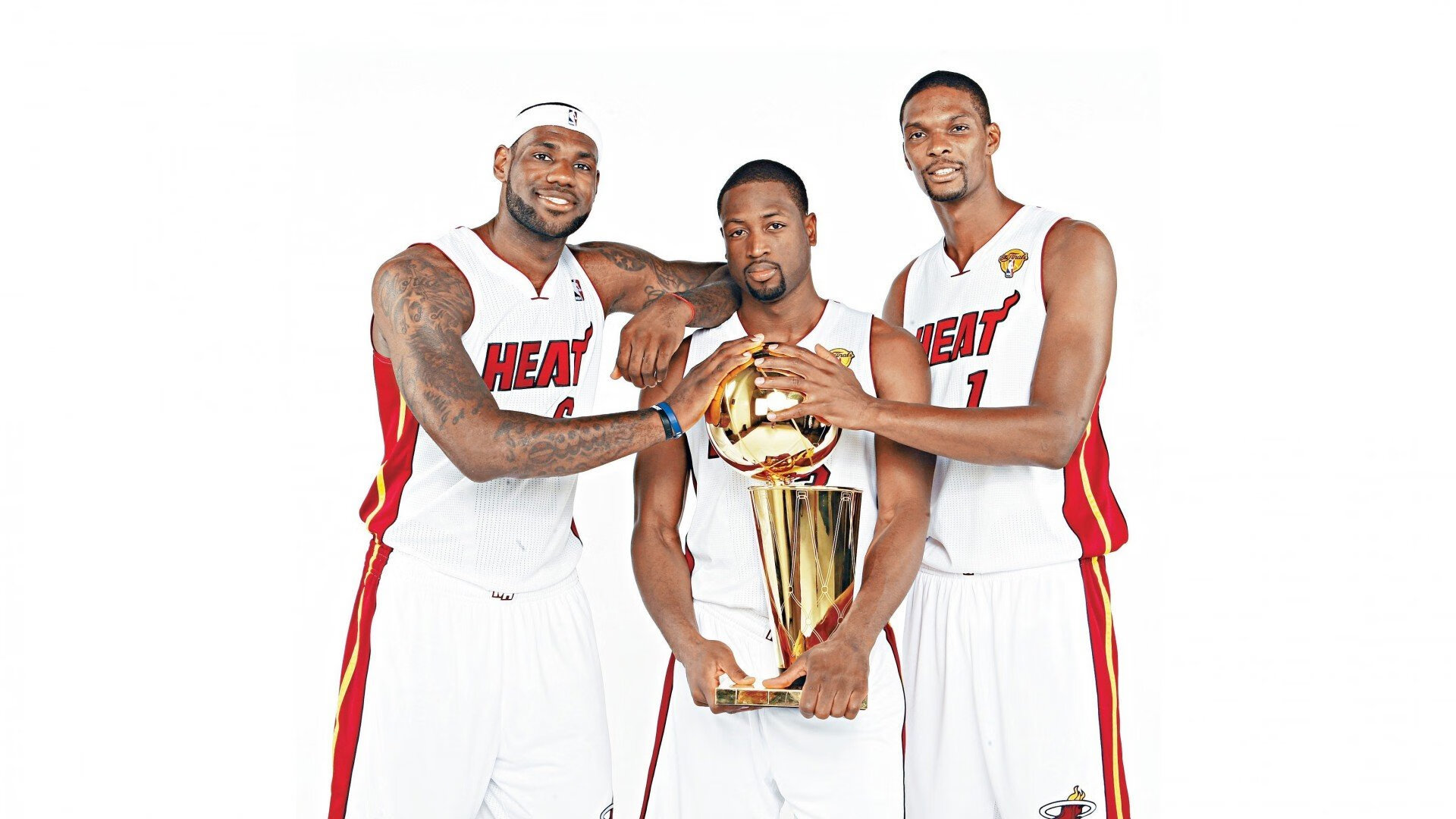 九游互动体验-赛季中最大悬念：冠军悬念持久战，冠军毫无悬念